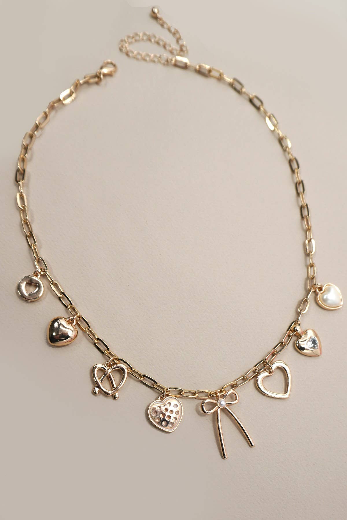 CHARM NECKLACE-BOW MULTI HEARTS PEARL CHARMS | 80N91426