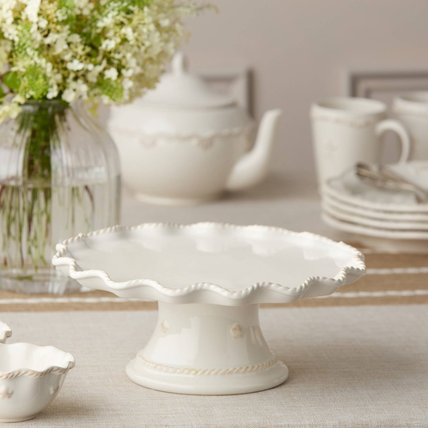 Heritage Footed Cake Plate – Graceful Stoneware Display