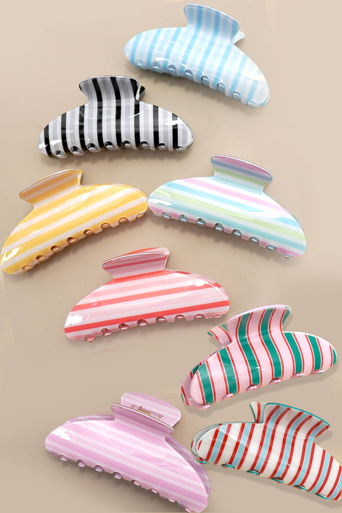 JUMBO STRIPE PLAID OVAL HAIR CLAW CLIPS | 40H1069