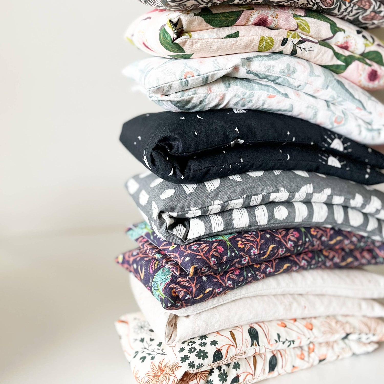Hot & Cold Therapy Neck Wrap - Floral Abundance Shine