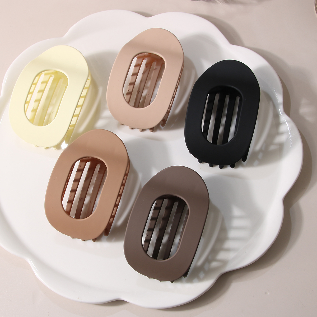 Oval Flat Hair Clip for Women, Strong Grip Clamp_CWMM4936