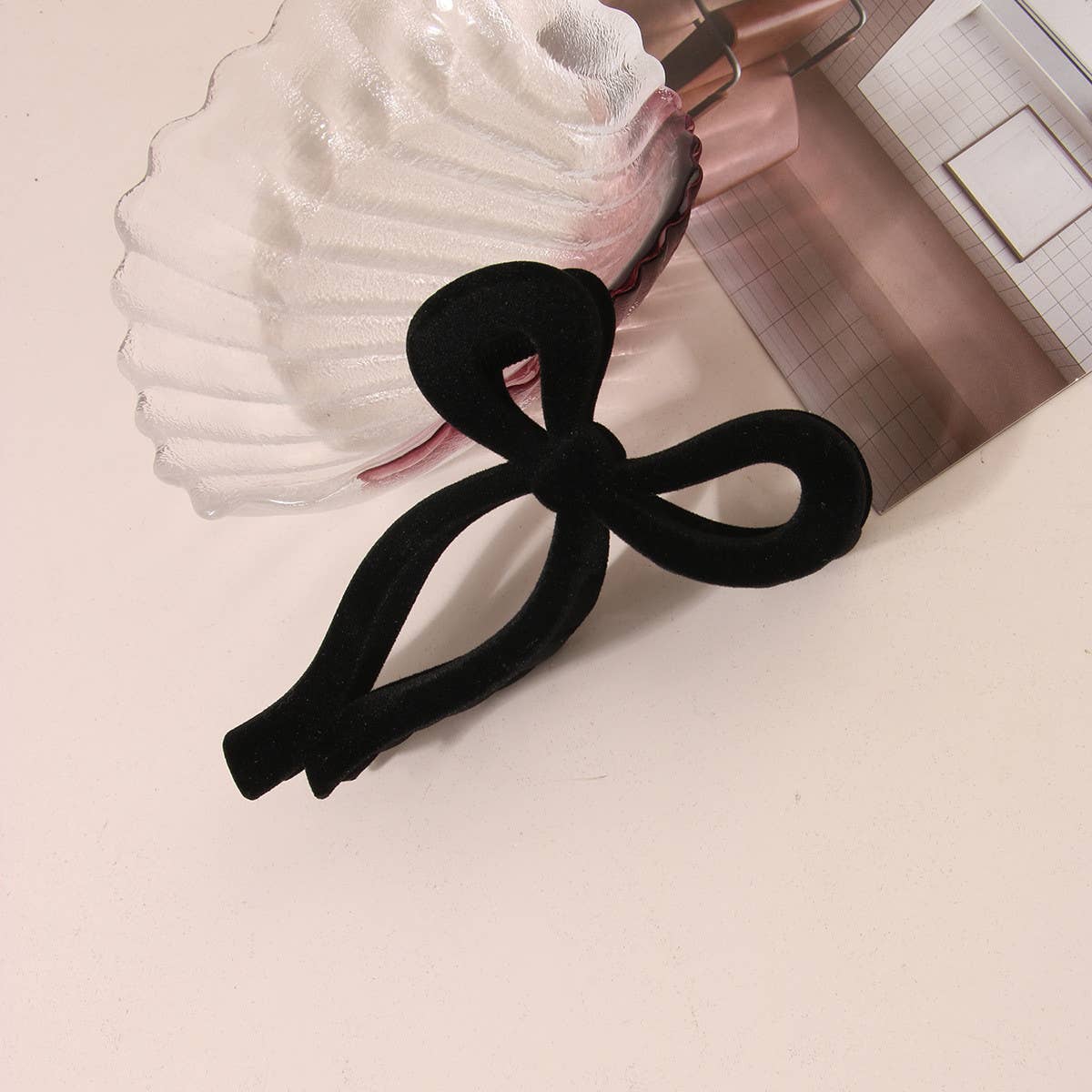 RETRO VELVET BOW HAIR CLAW CLIP FOR FALL AND WINTE_CWAHA0484