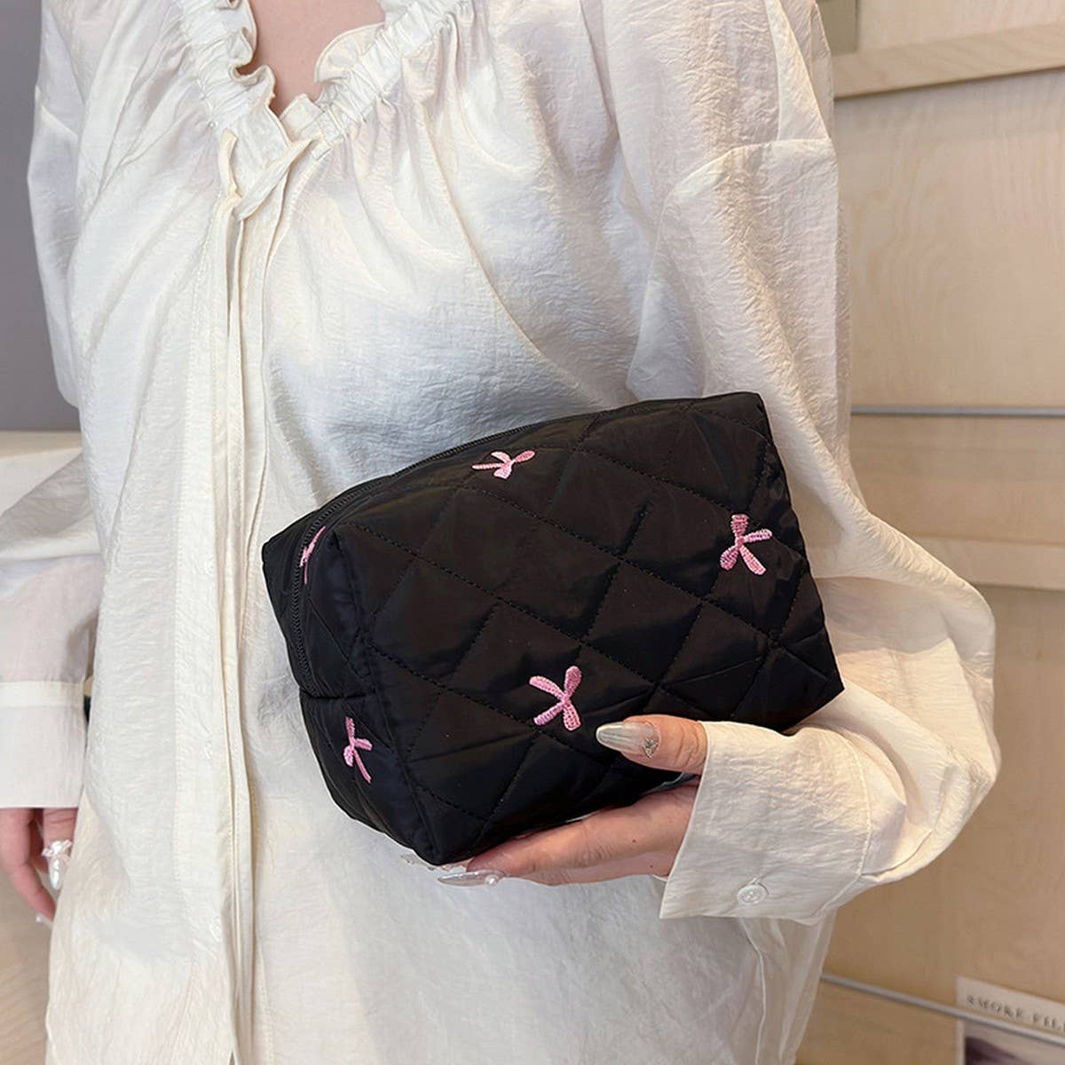 NEW ARRIVAL BOWKNOT HAND-HELD COSMETIC BAG_CWAB4370