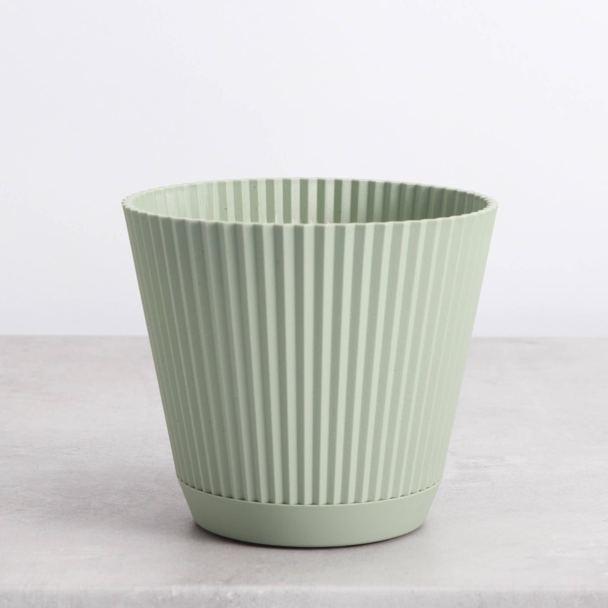 Ruffle Textured Plastic Planter with Attached Saucer