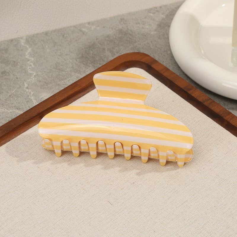 JUMBO STRIPE PLAID OVAL HAIR CLAW CLIPS | 40H1069