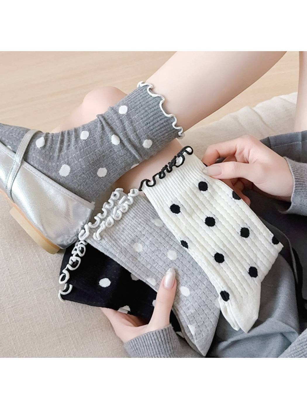 Rufia - Polka Dot Ruffle Crew Socks