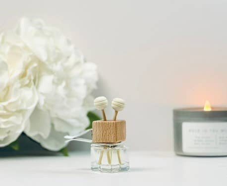 Sandalwood Linen -- Car Freshener