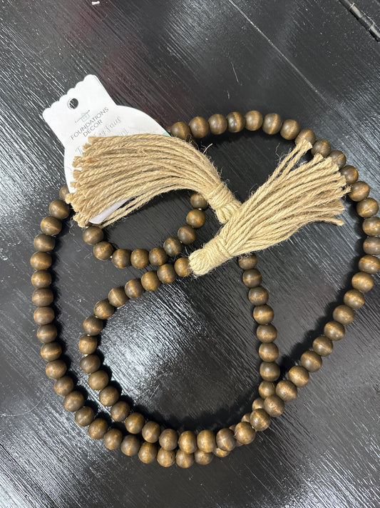 Guirnalda de cuentas de madera de 60" de color marrón chocolate